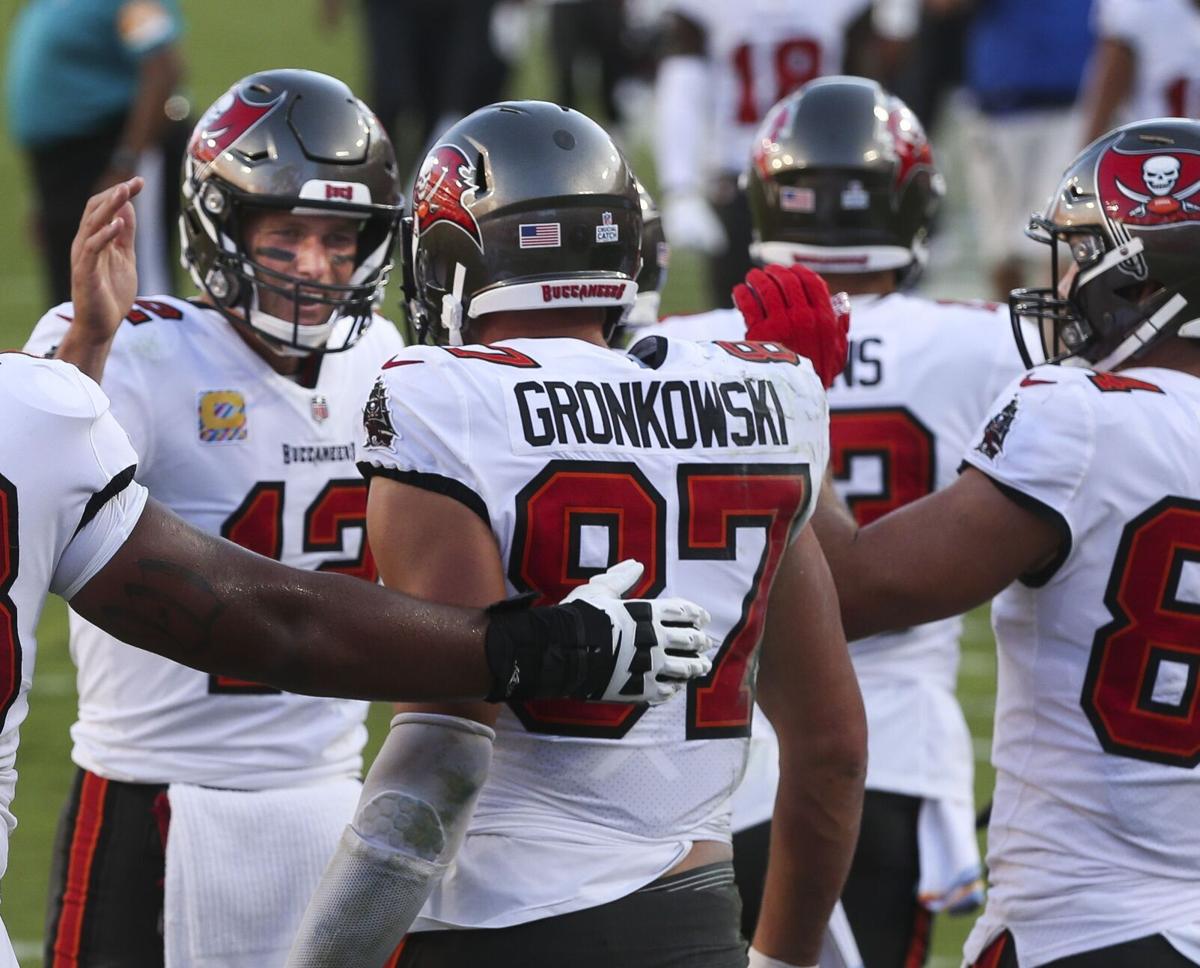 A week after Tom Brady created his latest viral moment with a dead-on impression of longtime teammate Rob Gronkowski, the irreverent tight end upstaged him.