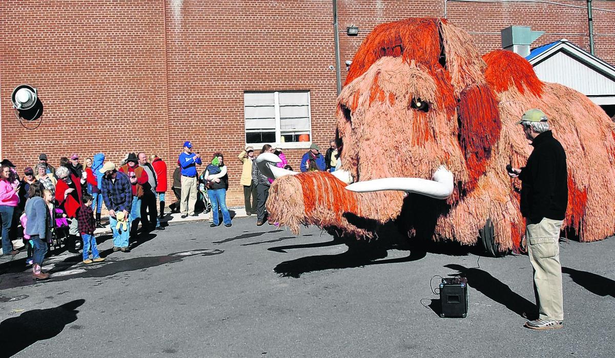 Saltville's Woolly the Mammoth shares her annual forecast