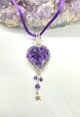 061826-fly-news-art-necklace.jpg