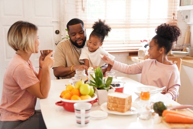 The spread of the omicron variant of COVID-19 may keep mortgages interest rates steady in January.