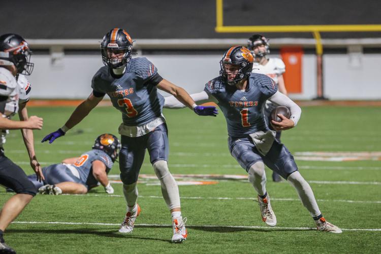 Rural Retreat @ Honaker Football