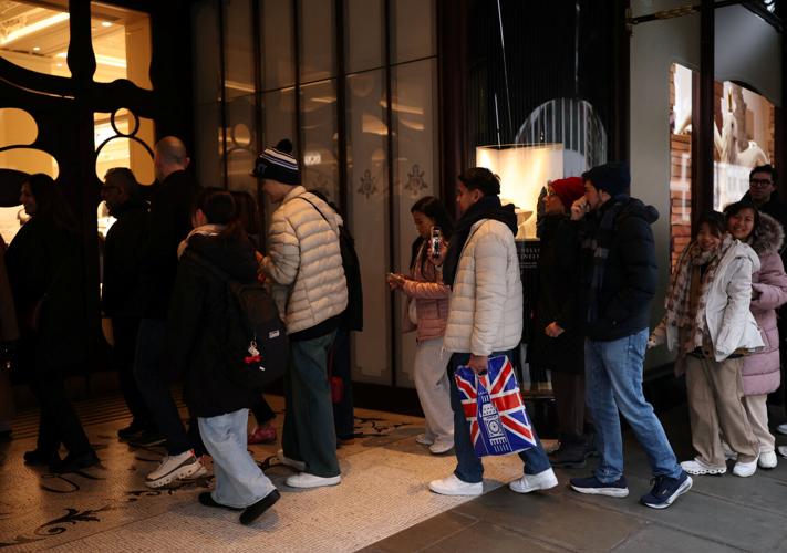 CHRISTMAS-SEASON/BRITAIN-SALES