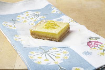 entree-eating-20220425