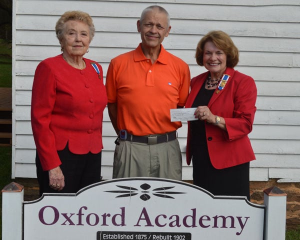 Floyd DAR donation