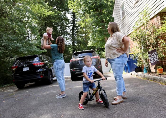 08xx3-rtd-met-2ladies