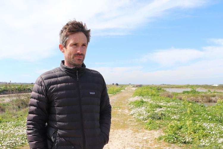 Romain Pédurant produces salt so is deeply dependent on natural conditions on Île de Ré, known for its salt.