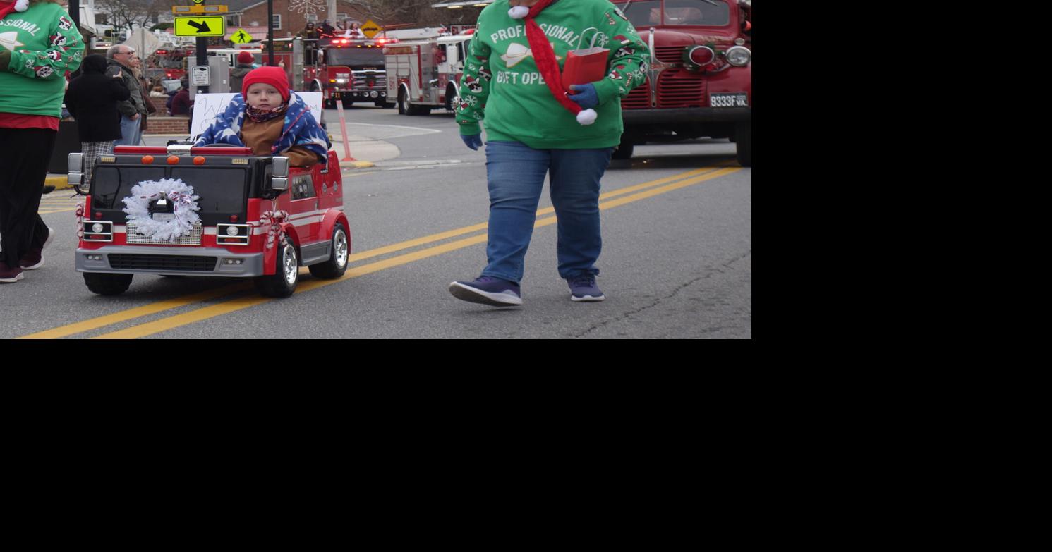 Return of Floyd’s Christmas Parade draws crowds