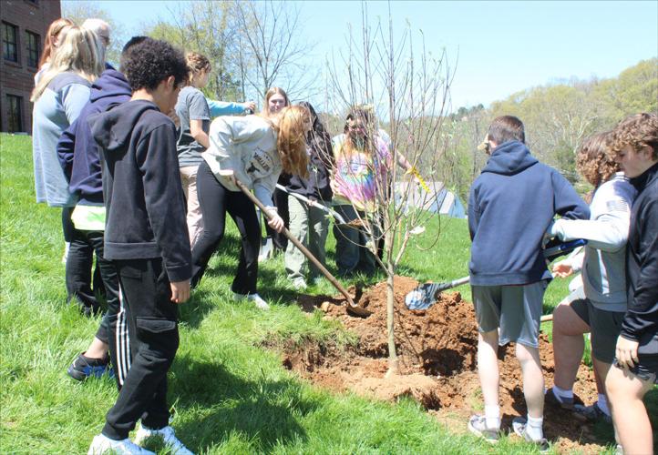 042724-smy-news-main-ArborDay-p2.jpg