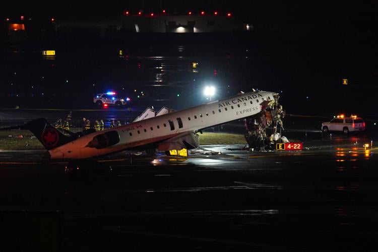 APTOPIX LaGuardia Crash