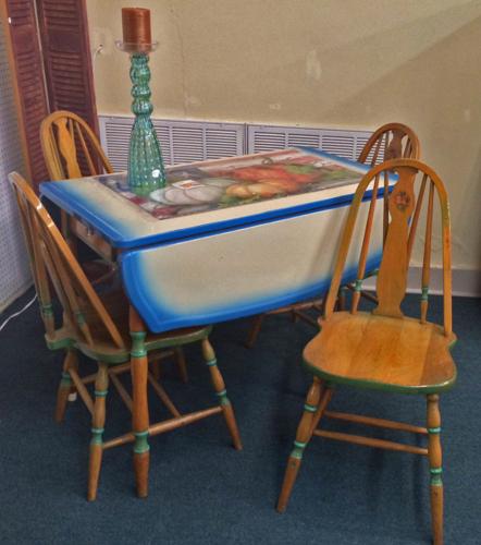 Table & Chairs