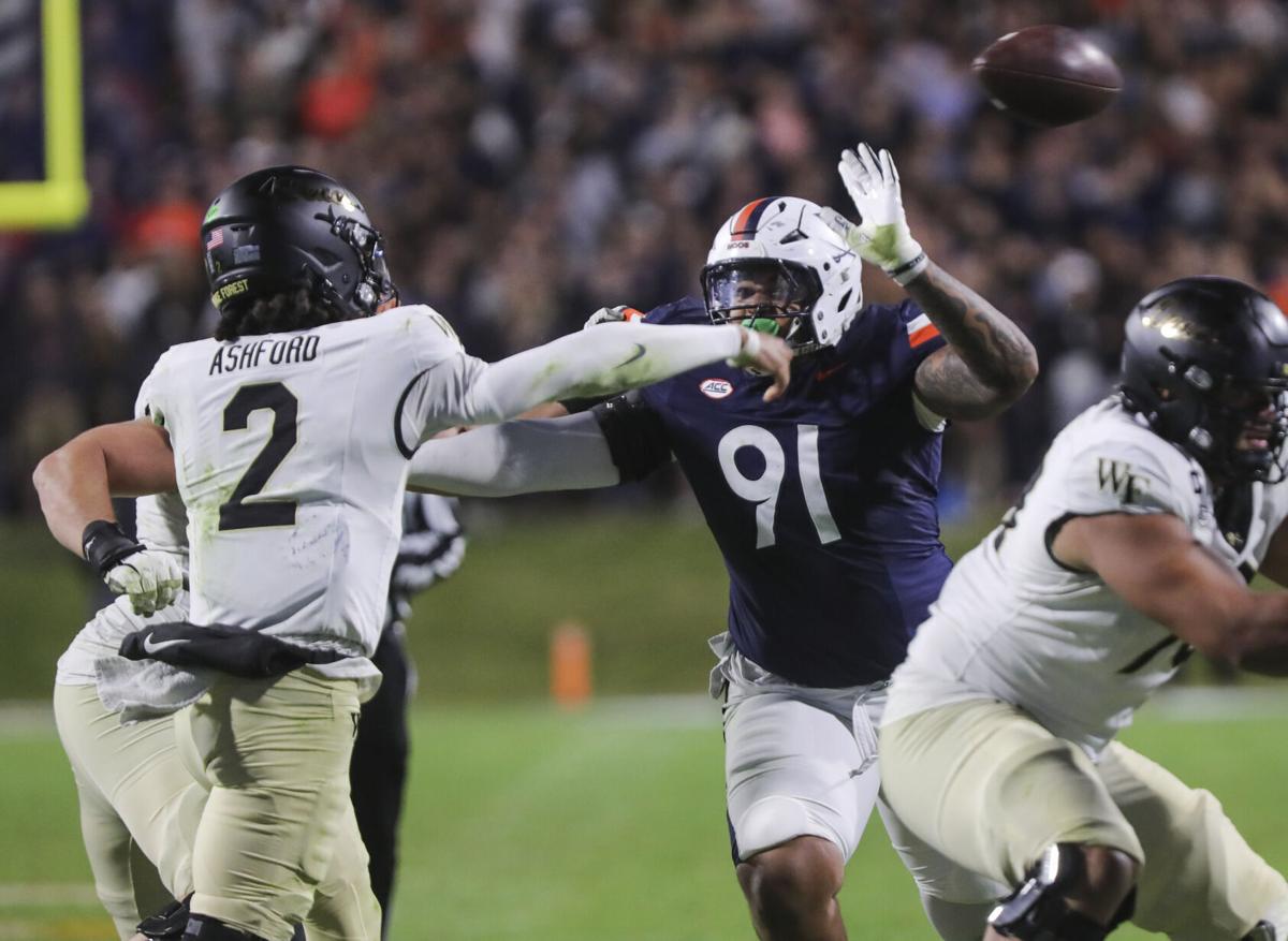 UVaVWakeForestFball'25-16.jpg
