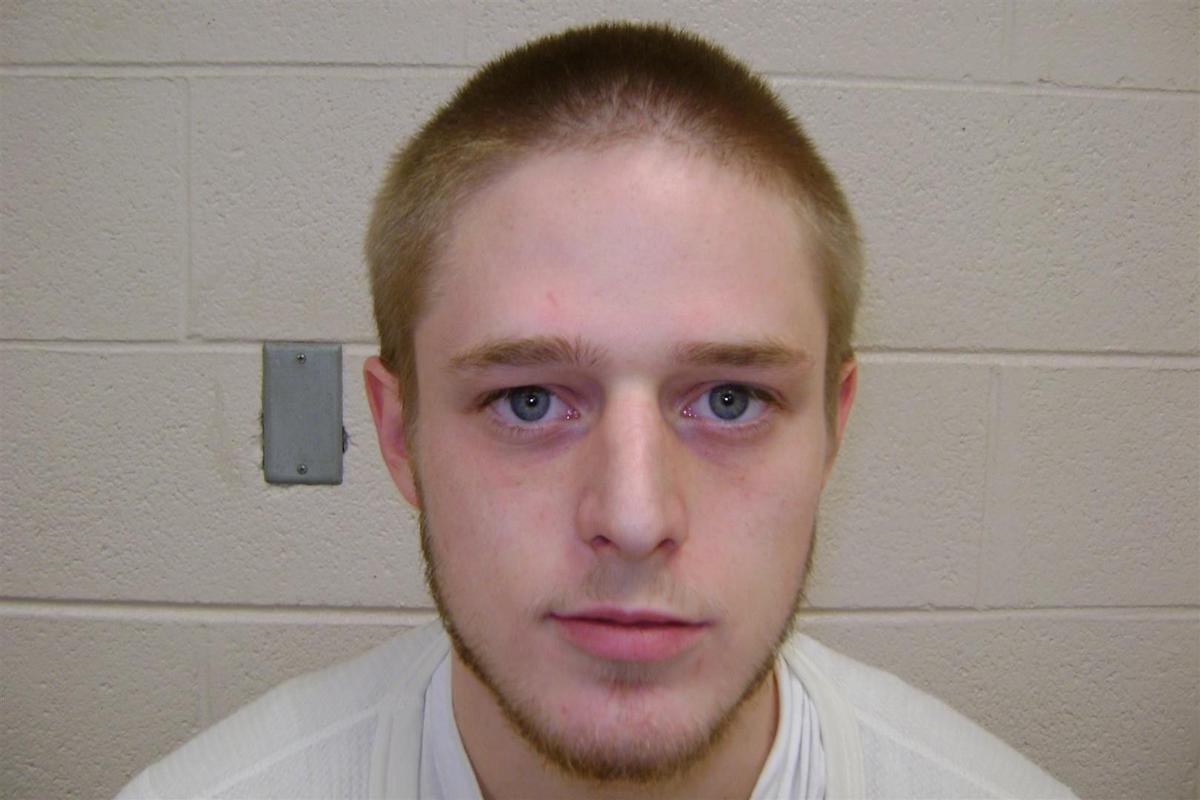 Police Wytheville man brought knife, liquor to courthouse