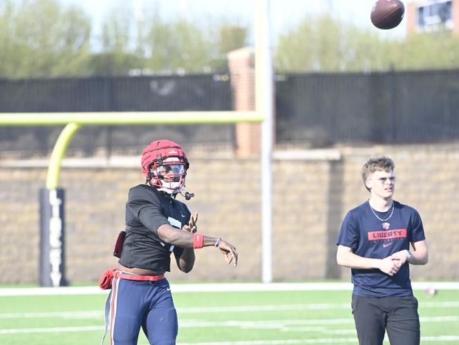 080226-lna-sports-lufootball-p3