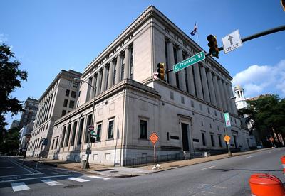 20210927_MBZ_COVR_BB04