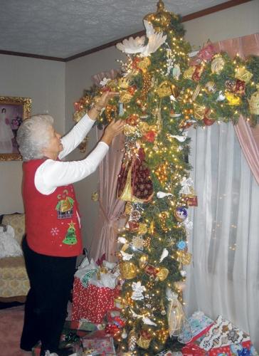 Cross-shaped Christmas tree