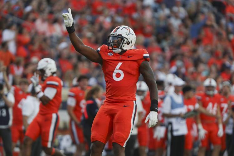UVaVCoastalCarolinaFball'25-20.jpg