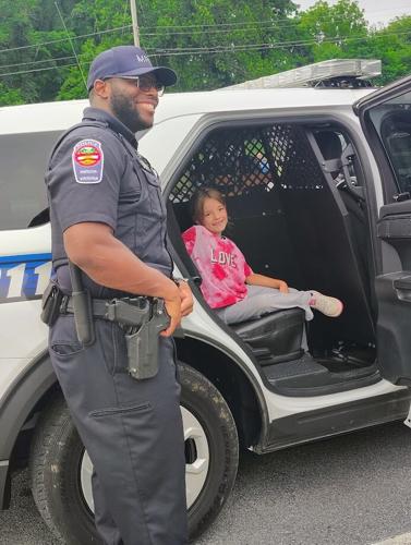 080925-smy-news-main-NationalNightOut-p8