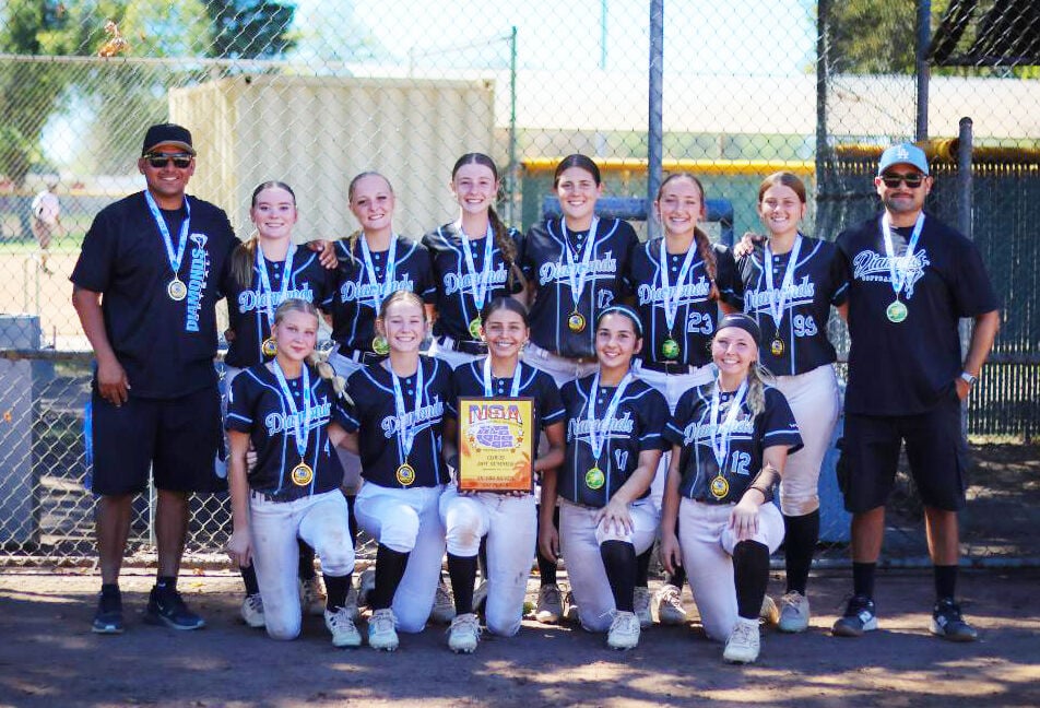 Taft City Diamonds wins four of five games in two days to win Clovis Tournament