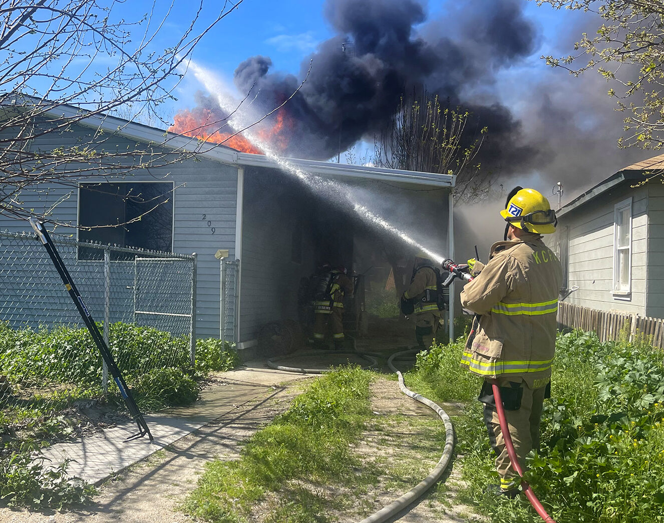 Fire Damages Vacant Ford City Home | News | Taftmidwaydriller.com