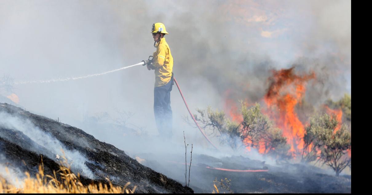 Two small grass fires burn near Highway 119 | News | taftmidwaydriller.com