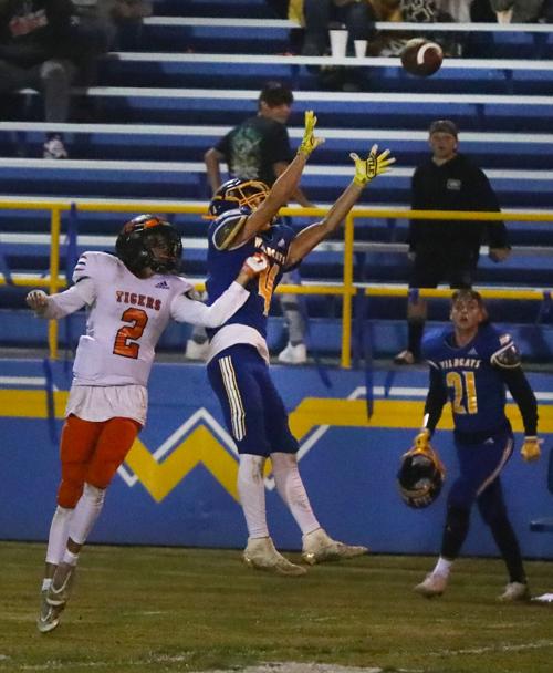 W BEST Jennings catch.jpg