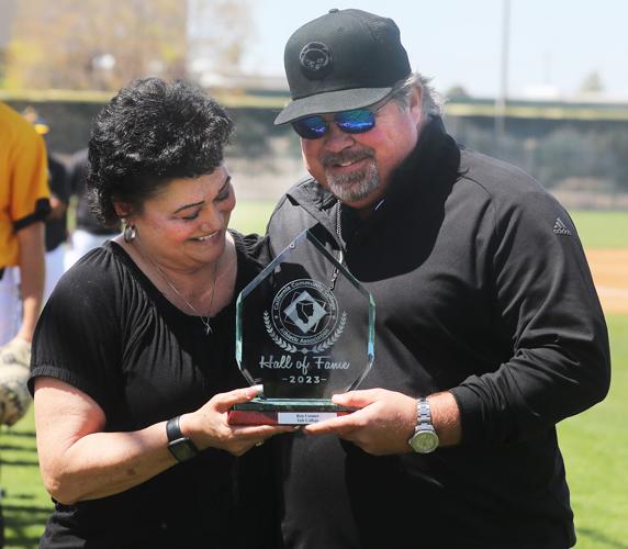 TC honors former Cougar great Ron Coomer, Newsletter
