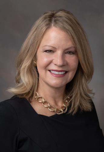 Cynthia Lee Almond Headshot STOCK