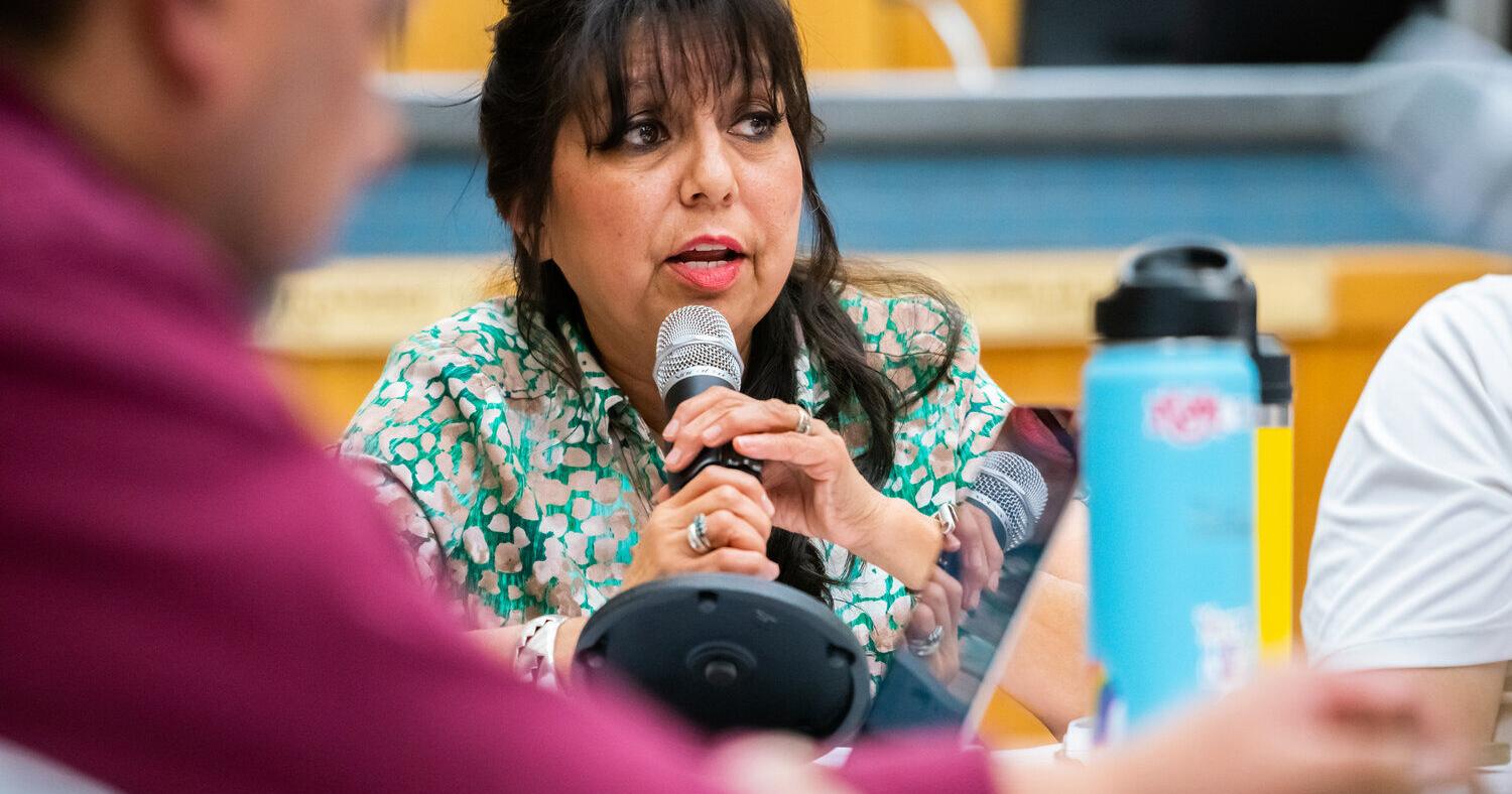 County to offer town lease on Taos Plaza - Vimarsana News
