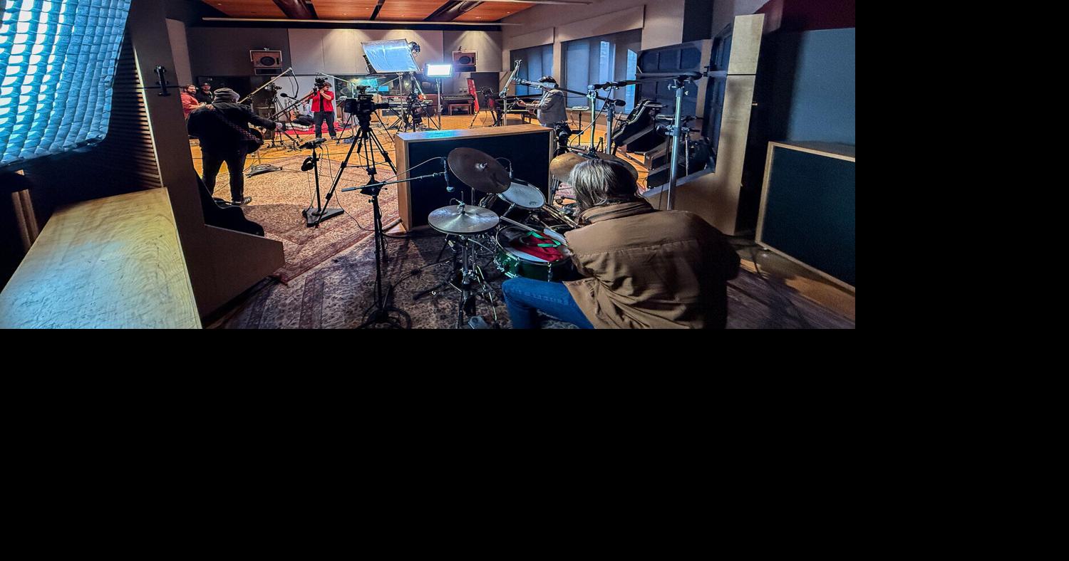 Come see some music: The Band of Heathens in Taos