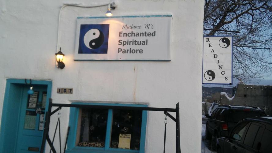 Crystal Visons from the Psychic Parlore | Culture | taosnews.com