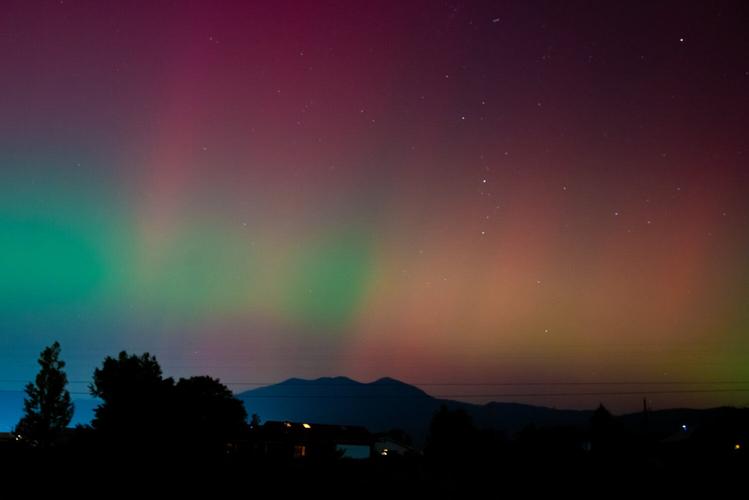 Aurora makes appearance over Northern NM Environment