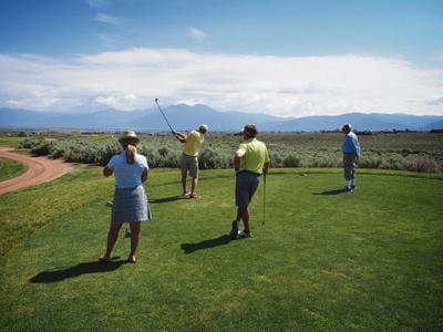 Taos Country Club tees off for the 2021 season | Business | taosnews.com