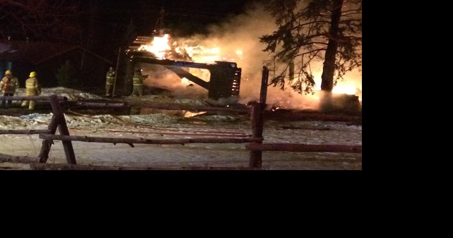 Fire destroys home near Tres Ritos