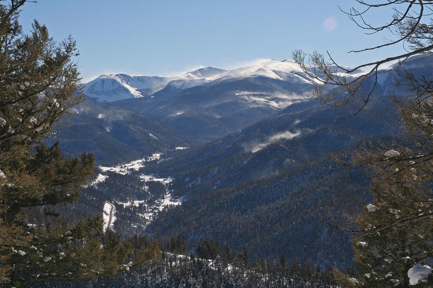 Lace it up and get outside Discover the ins and outs of snowshoeing in the Taos area La Vida