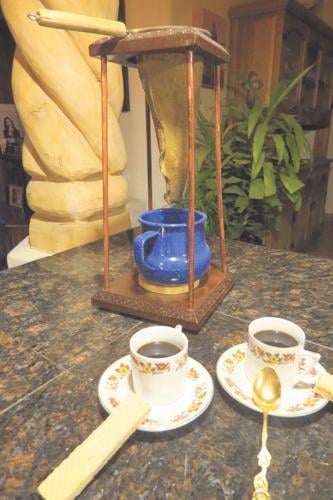 Un buchito de café cubano, Vecinos