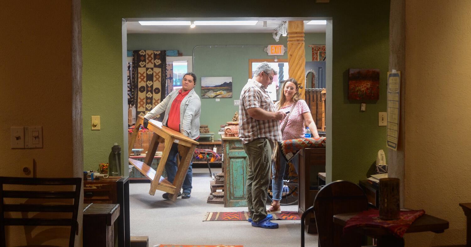 After 30 years, Taos furniture shop has a new owner - Vimarsana News