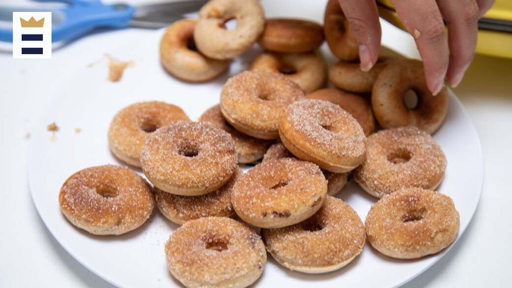 AMOYER 1pc Ronde Moisissures Donuts en Silicone Non-Stick Donut Panoramiquez Taille Bagel Donut De Qualité Alimentaire Donut Cuisson Casseroles Chocolat 3D Muffin Cuisson Moule 