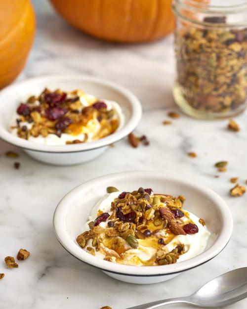 entree-halloween-granola-20211004