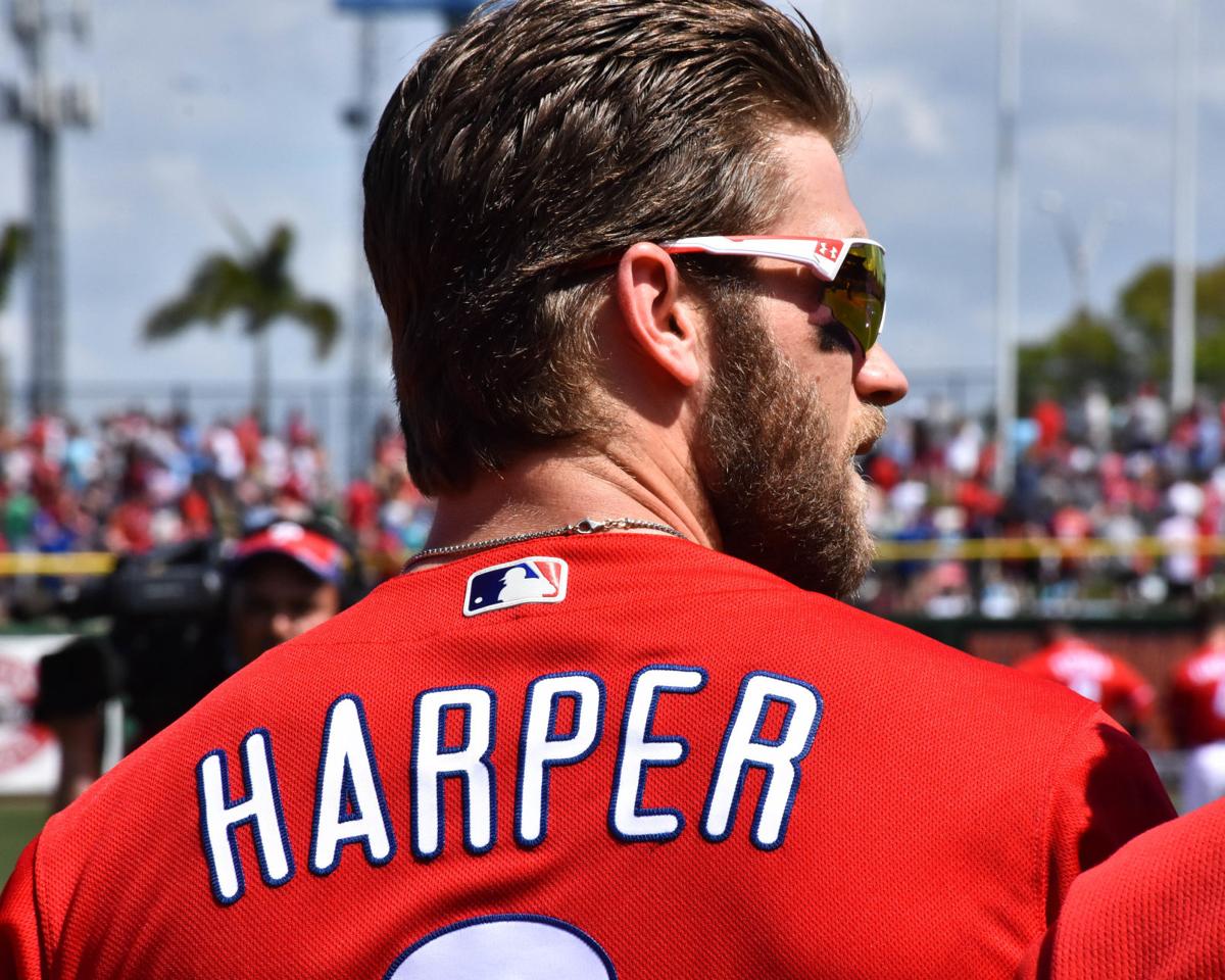 Bryce Harper’s Phillies debut sends a buzz through Spectrum Field