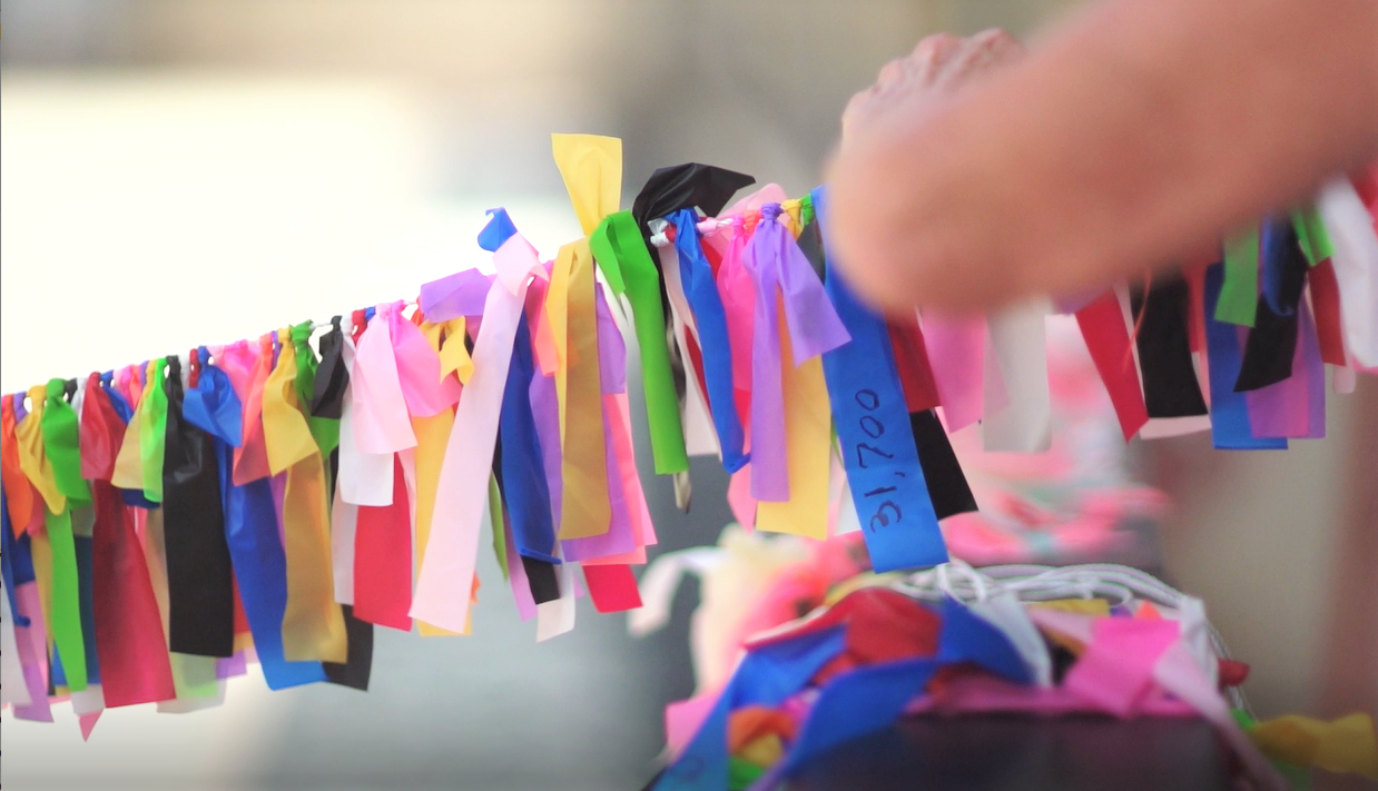 Ribbon art binds memories of lost loved ones - Vimarsana News