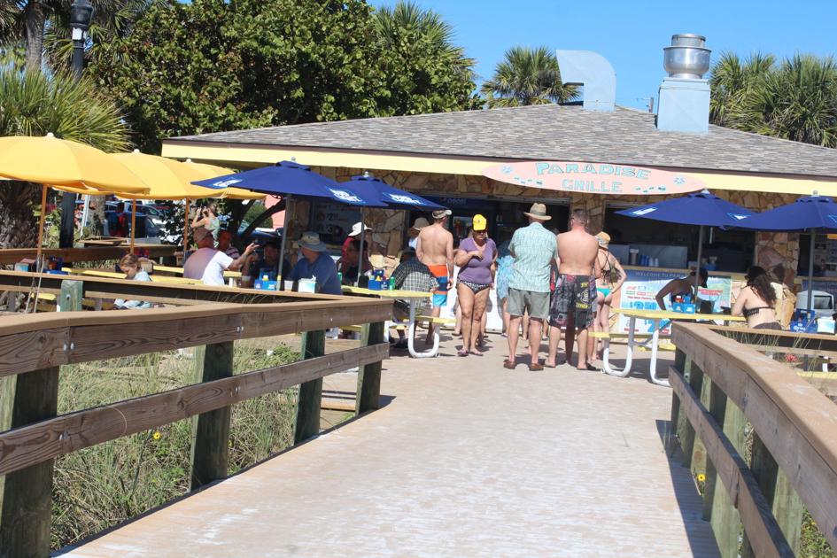 Paradise Grille owners granted fiveyear lease to operate Upham and