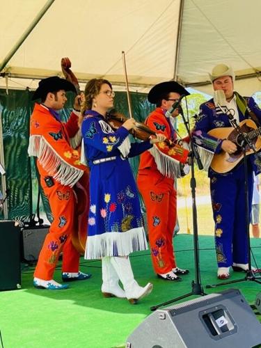 n-dun-Bluegrass4-120822.jpg