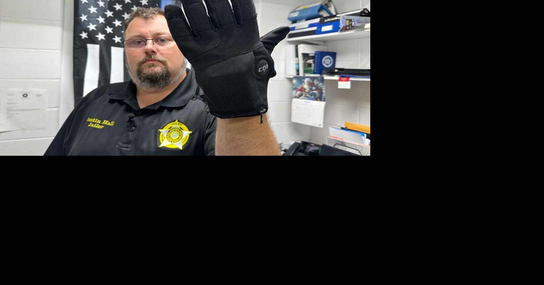 White House border czar defends ICE electric shock gloves as tools to avoid deadly force White House border czar Tom Homan is defending Immigration and Customs Enforcement's plan to give officers gloves that deliver painful electric shocks By DYLAN LOVAN and RYAN J. FOLEY - Associated Press Aug 13, 2026 19 mins ago