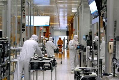 Microchip Factory Insisde Going all CHIPS in: With $1.4 billion investment, Texas betting to move ...
