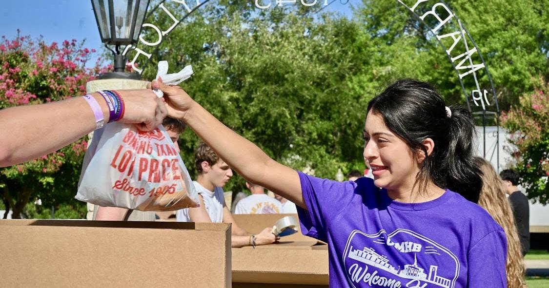 UMHB students serve God by serving meals to the needy in Central Texas