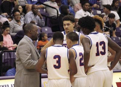 Temple S Gibson Resigns Boys Hoops Coach Heading To Frisco