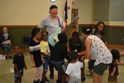 Mr. Blue Shoes performs to enthusiastic crowds in Harker Heights