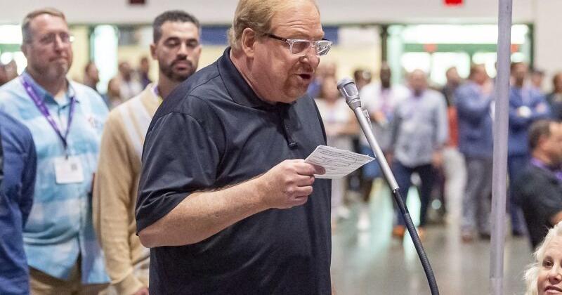 Southern Baptists refuse to take back megachurch because it has women pastors - Vimarsana News