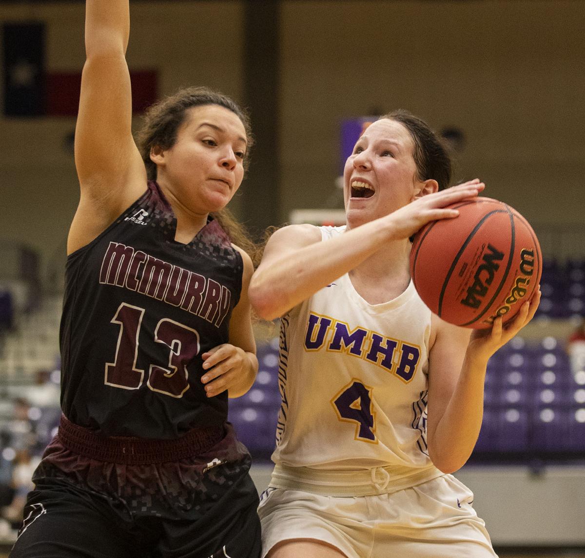 Holt Propels No 7 Umhb S Rout Of Mcmurry Sports Tdtnews Com
