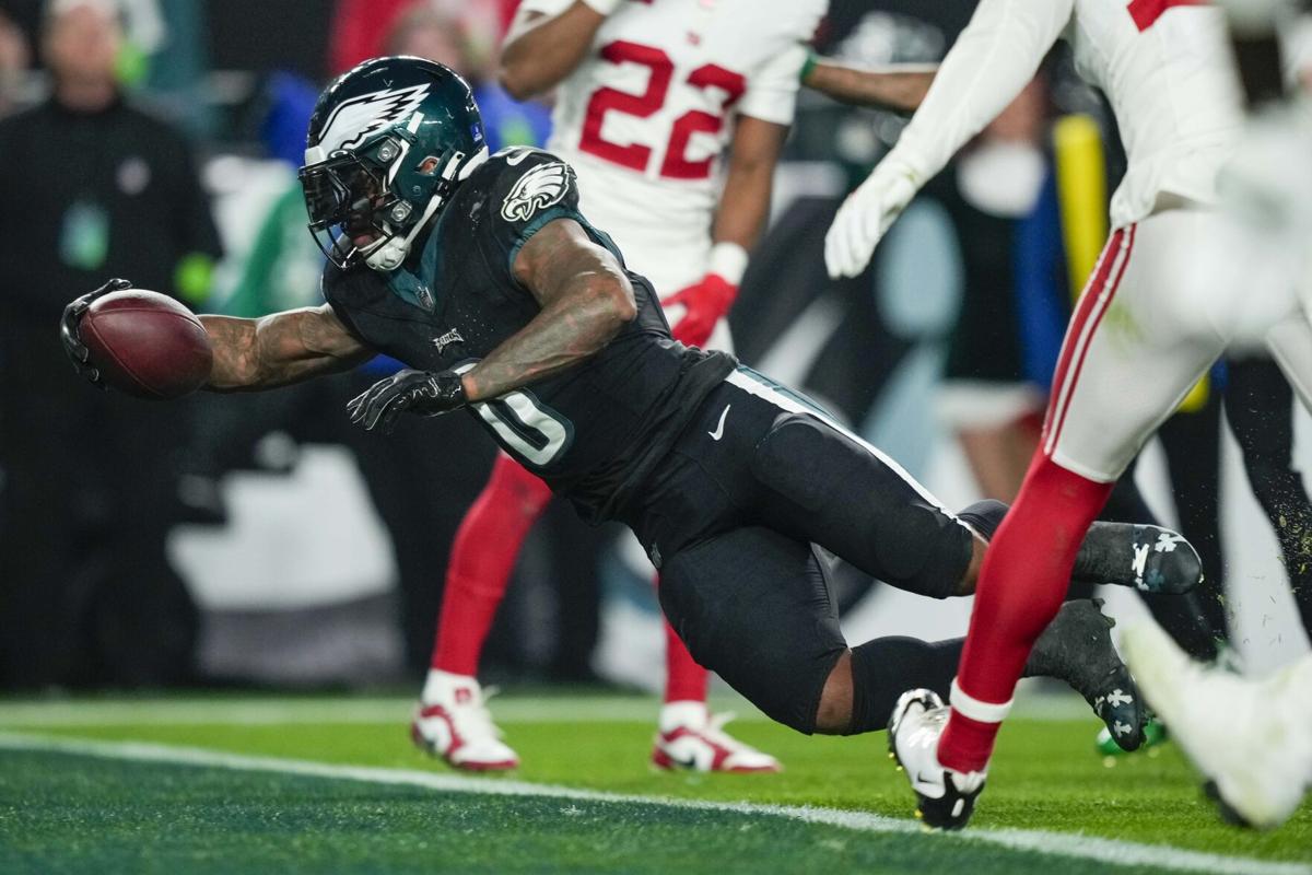 Eagles resurrect Philly Special to spark offense against Falcons